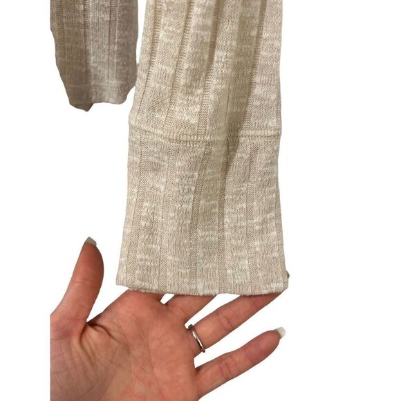 Abercrombie Sweater Size XS Beige Knit Pullover V Neck Long Sleeve Extra Small - Picture 5 of 8